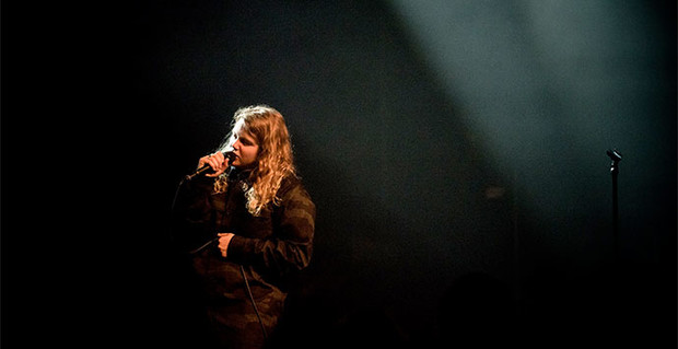 Kate Tempest am 5. Mai 2019 bei der Arbeit; Foto: Donaufestival Krems